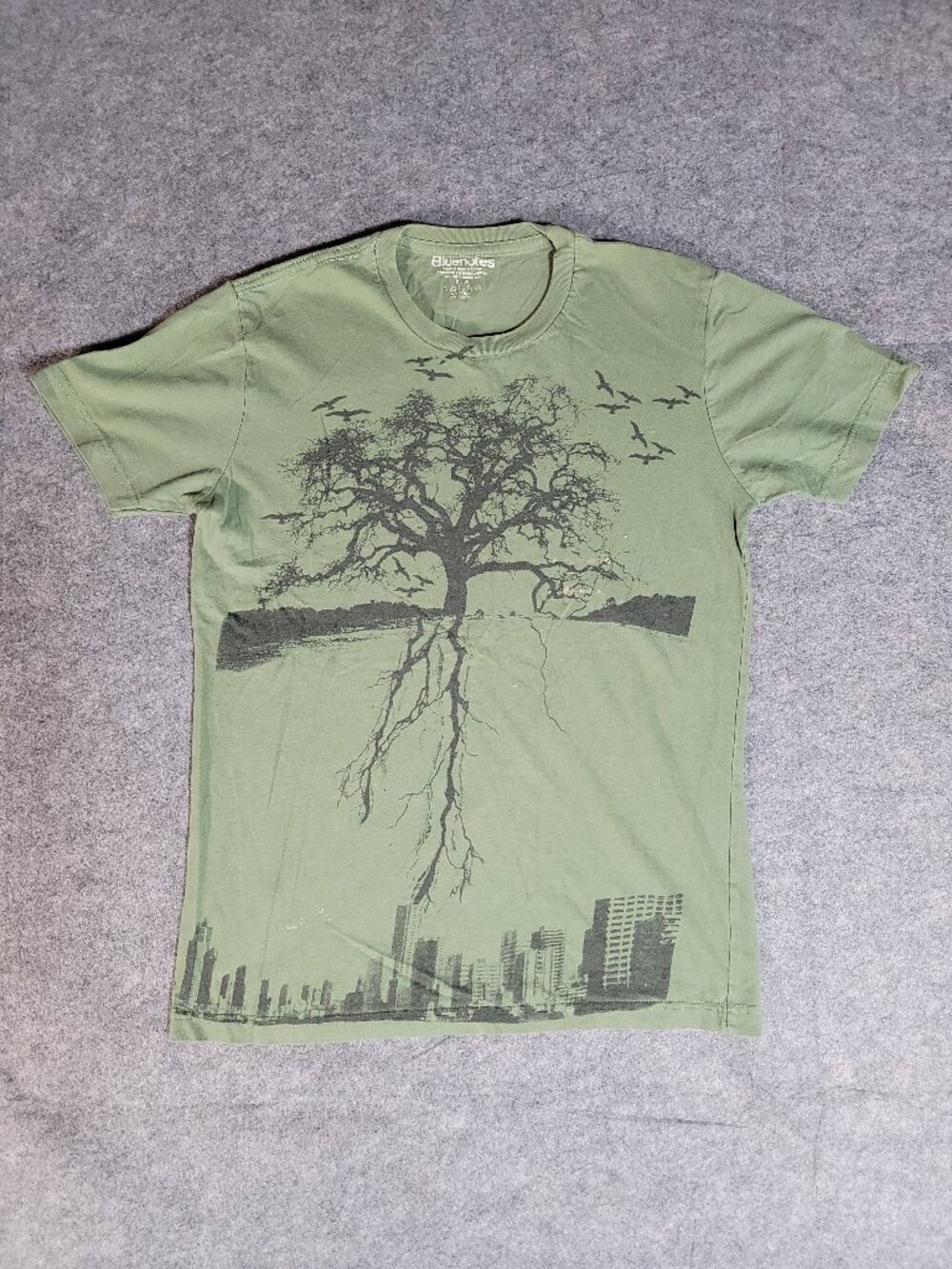 Y2K Late 2000s Bluenotes Sage Green Tree City Graphic Skater Grunge Tee - Size S